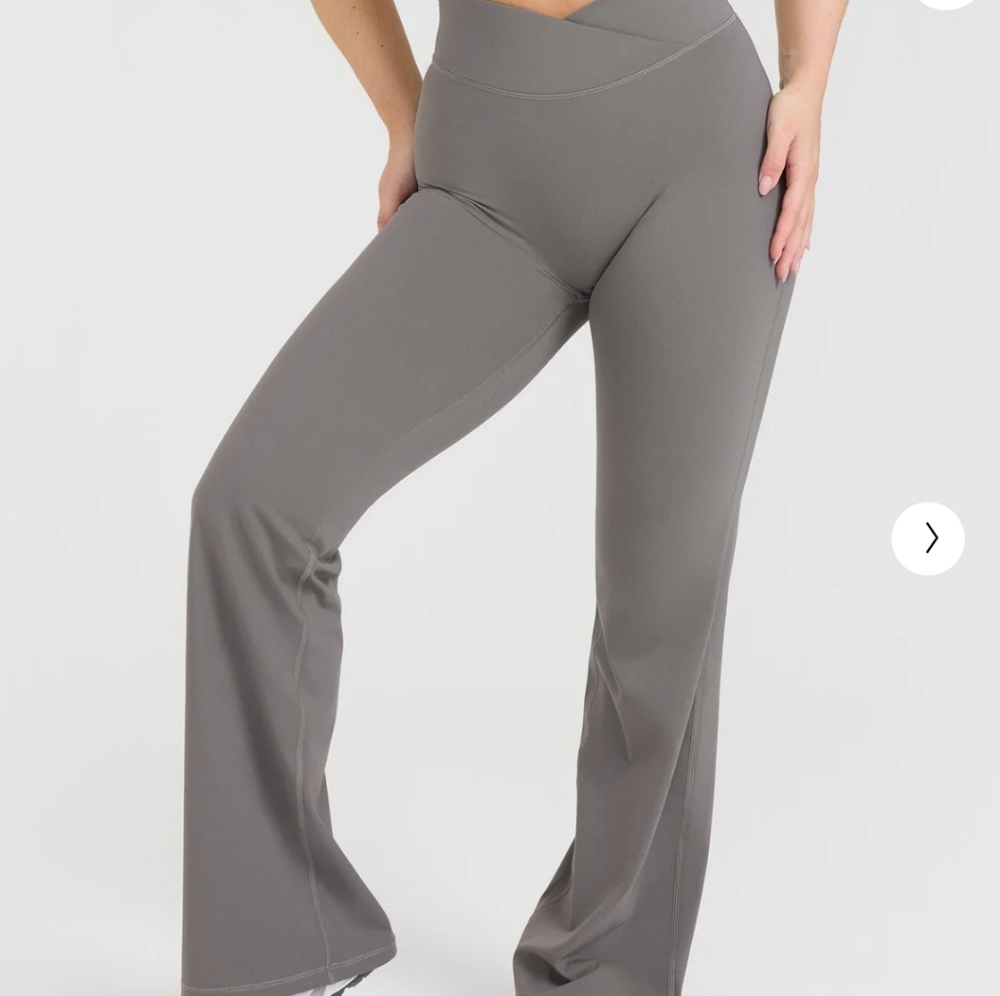 NWOT Oner Active Unifed Wrap Flared Bottoms in Ash Gray